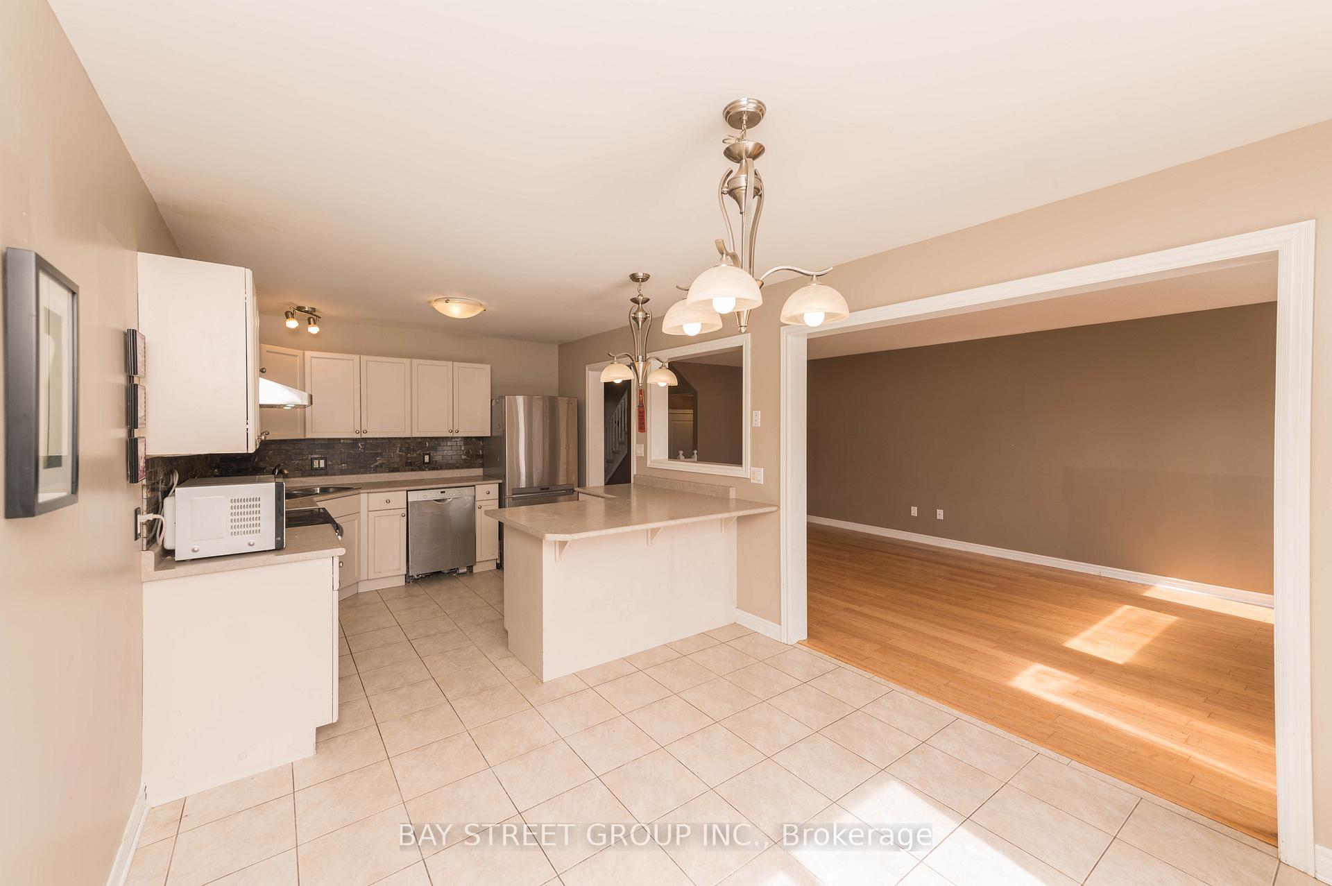 Photo 6 of 172 Mcbride Drive, St. Catharines, Rykert/Vansickle — HOMEH