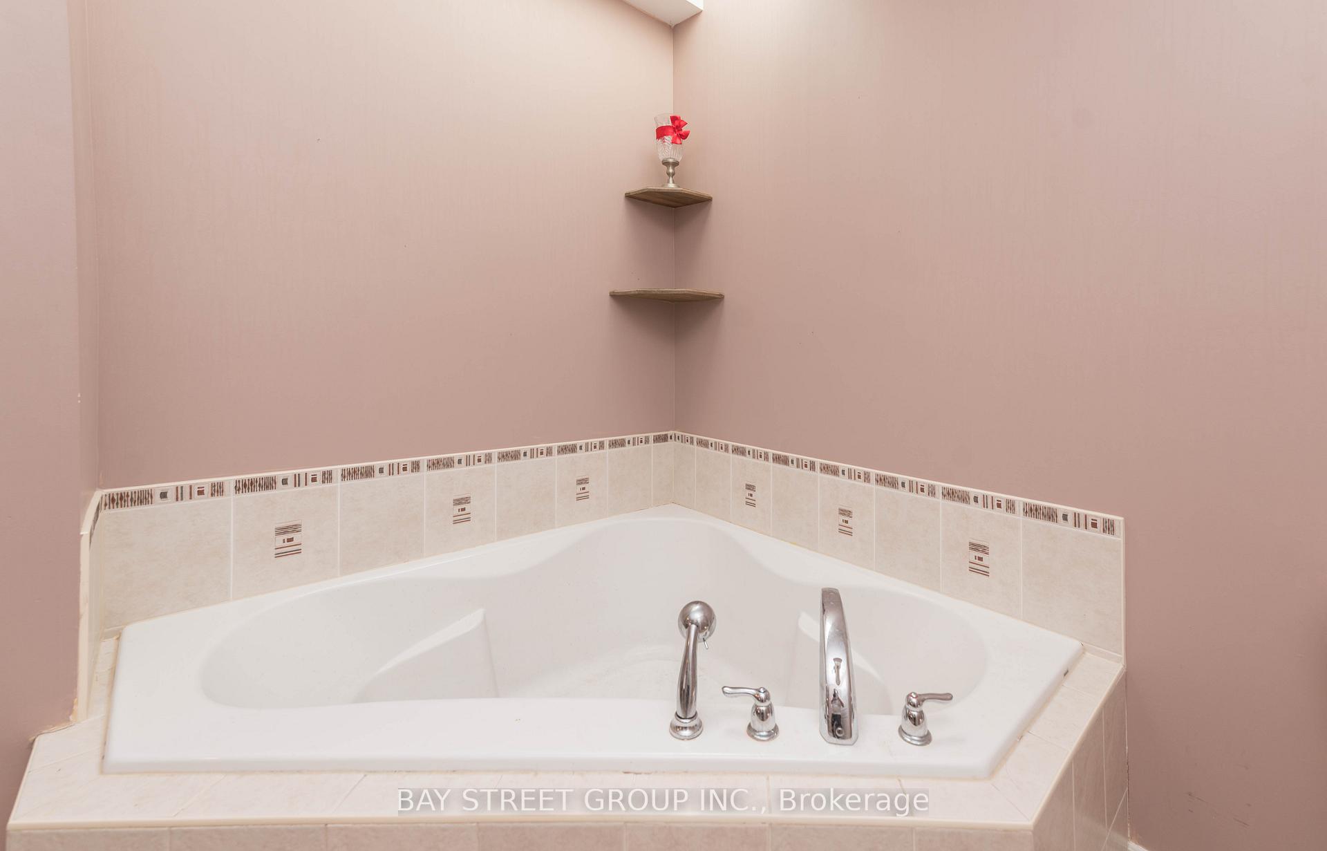 Photo 25 of 172 Mcbride Drive, St. Catharines, Rykert/Vansickle — HOMEH