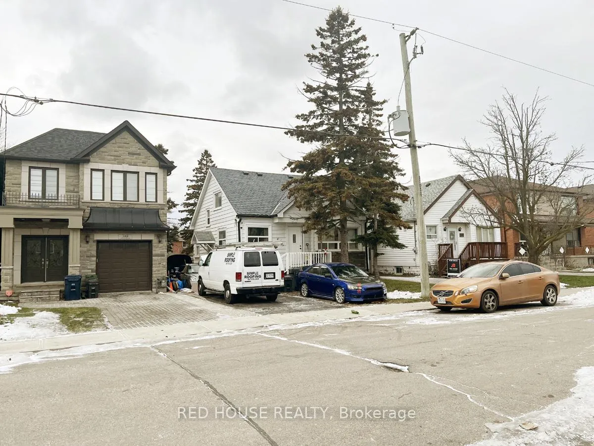 Front of 40 North Woodrow Boulevard