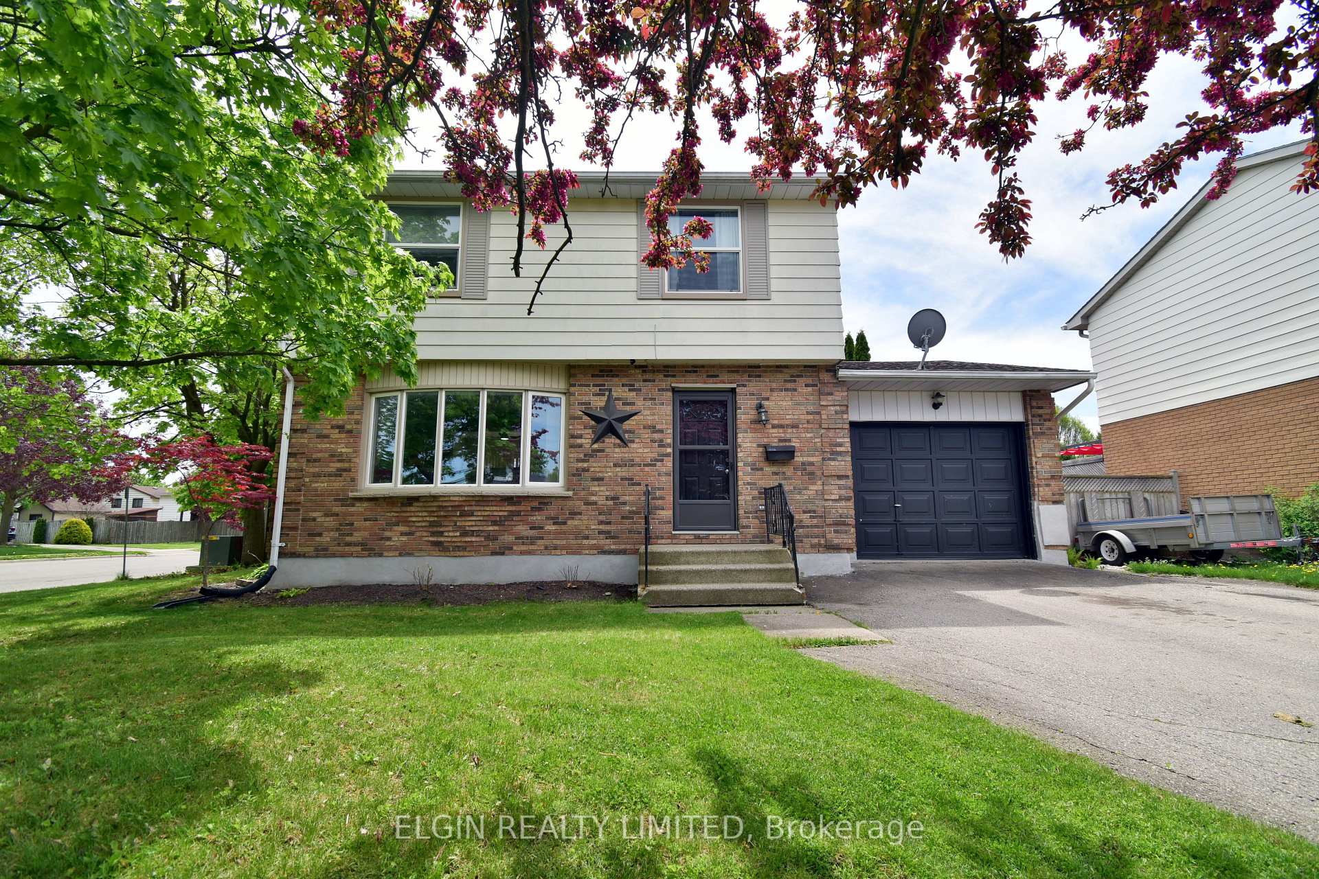 Photo 2 of 2 Massey Drive, St. Thomas — HOMEH