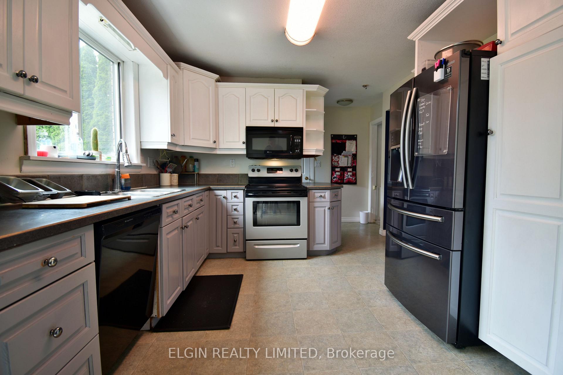 Photo 3 of 2 Massey Drive, St. Thomas — HOMEH