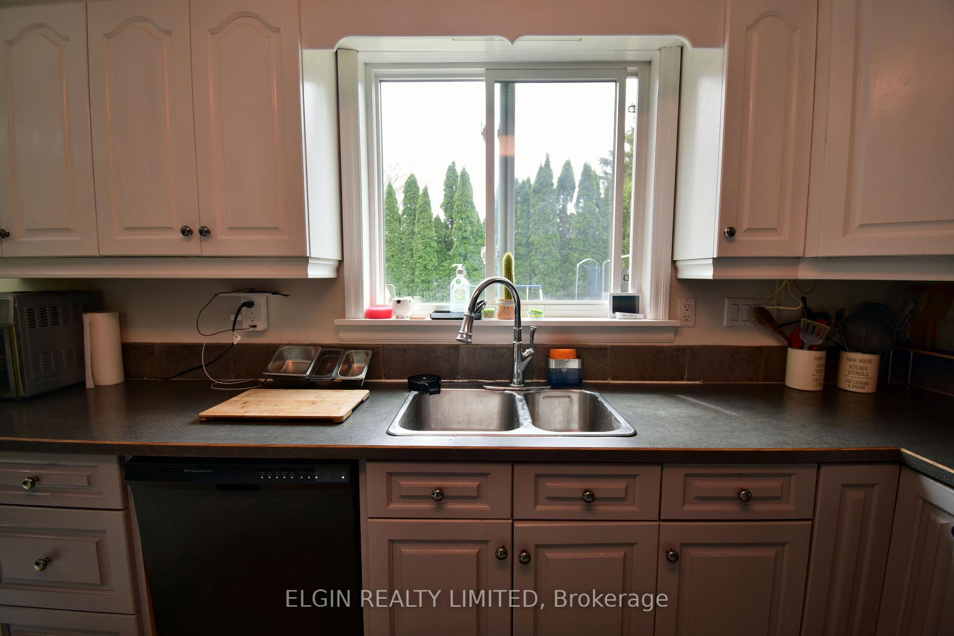 Photo 11 of 2 Massey Drive, St. Thomas — HOMEH