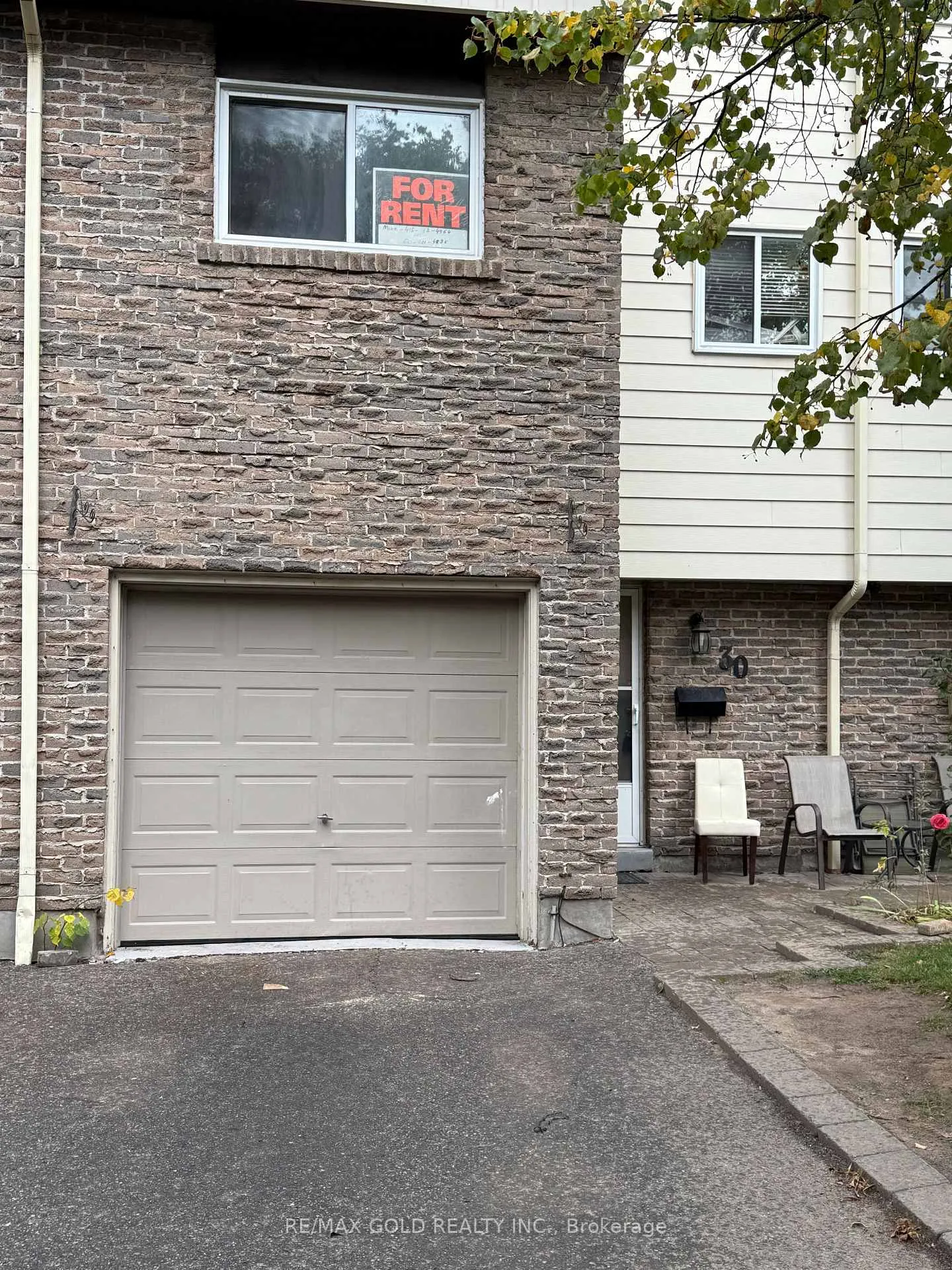 Front of Unit 30, 30 Tara Park Crescent