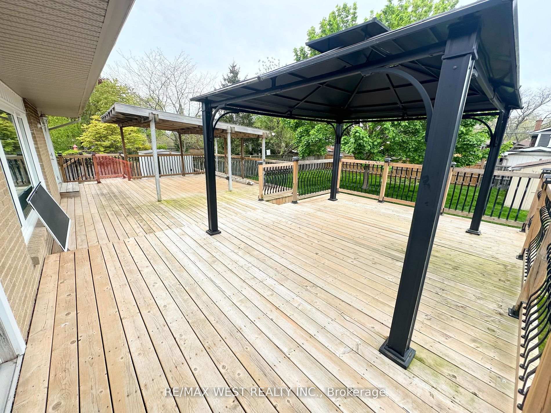 Photo 15 of 11 Howard Avenue, St. Catharines, Lakeport — HOMEH