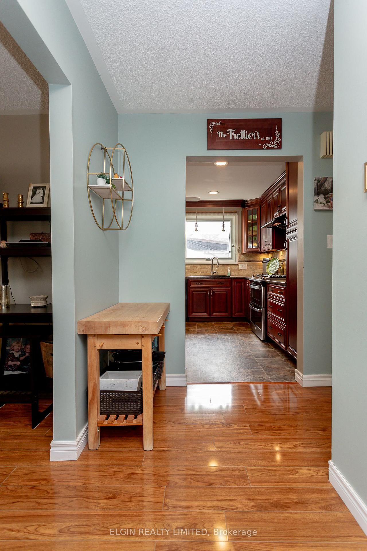 Photo 6 of 7 Porter Place, St. Thomas — HOMEH