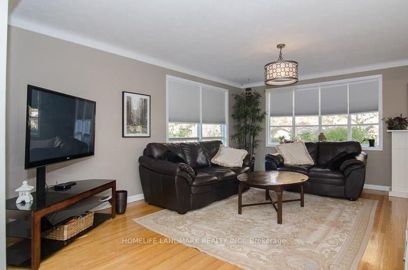 Photo 3 of 196 Lockhart Drive, St. Catharines, Glendale/Glenridge — HOMEH