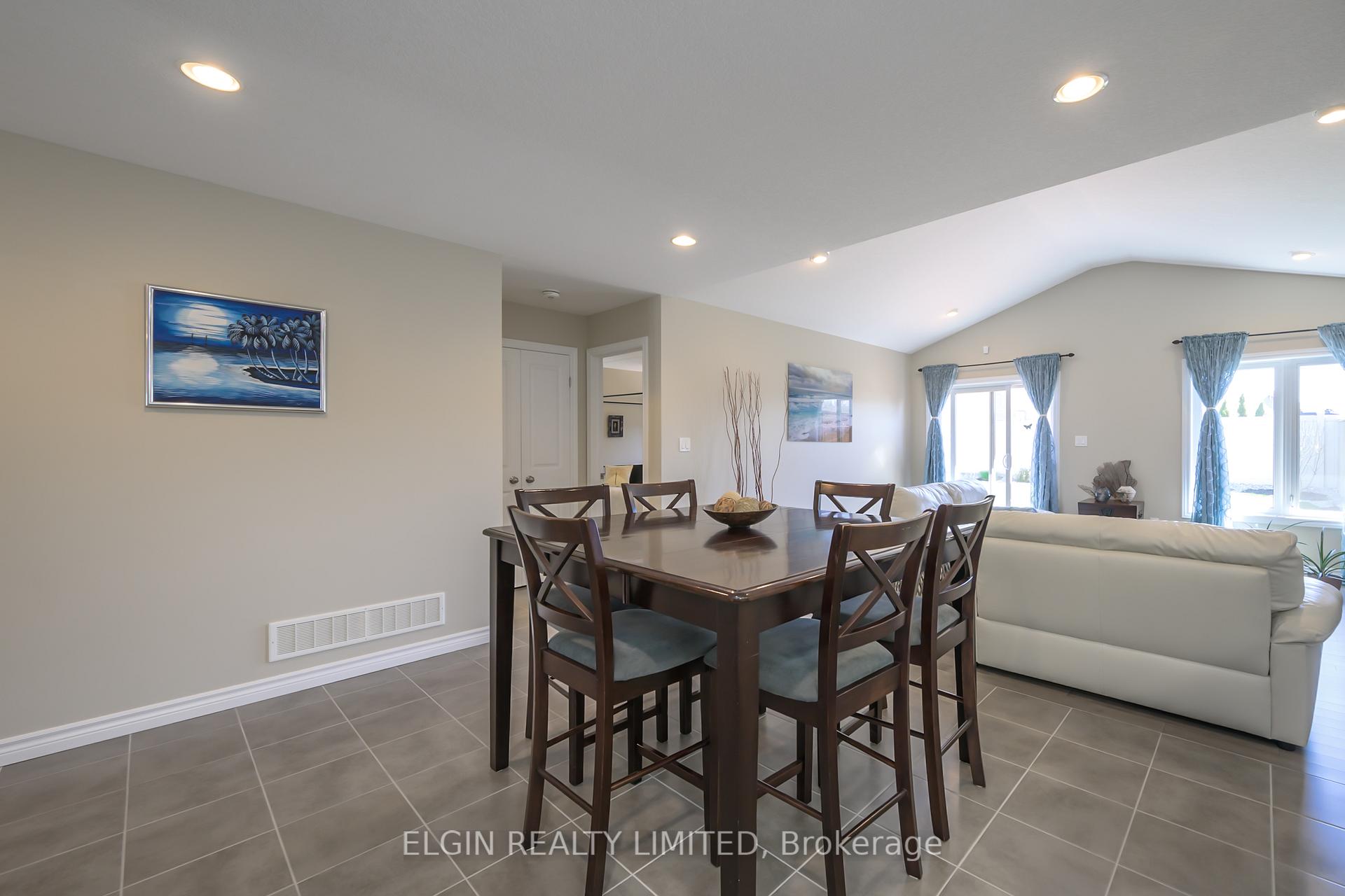 Photo 7 of 155 Peach Tree Boulevard, St. Thomas — HOMEH