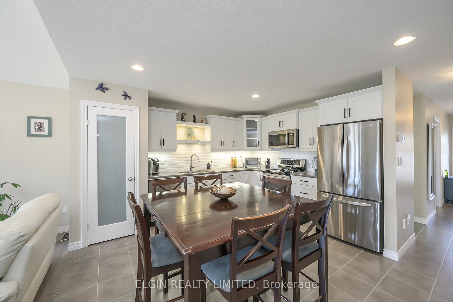 Photo 11 of 155 Peach Tree Boulevard, St. Thomas — HOMEH