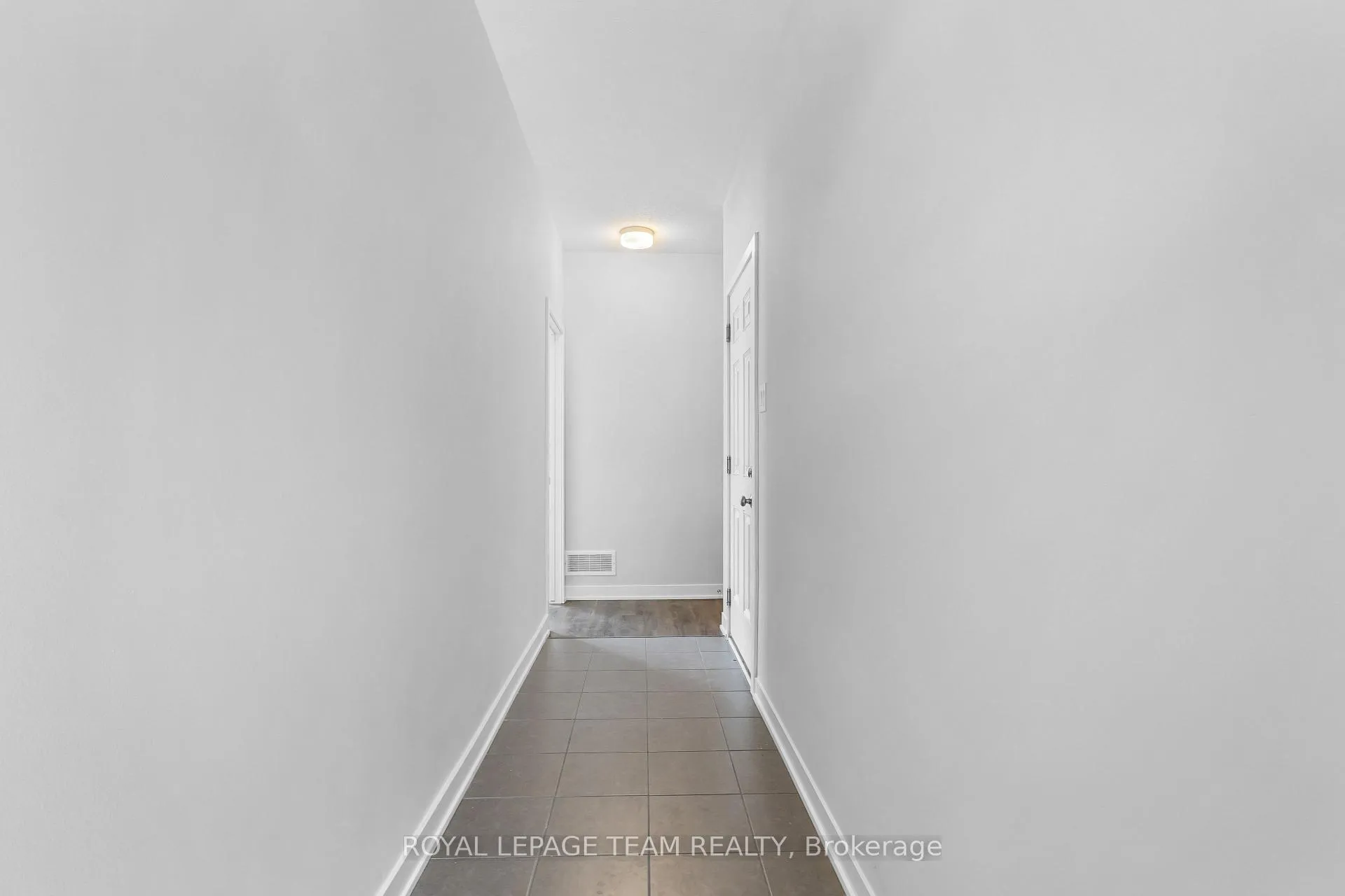 Photo 4 of 419 Mortar Terrace, Ottawa, Kanata - Morgan's Grant/South March — HOMEH