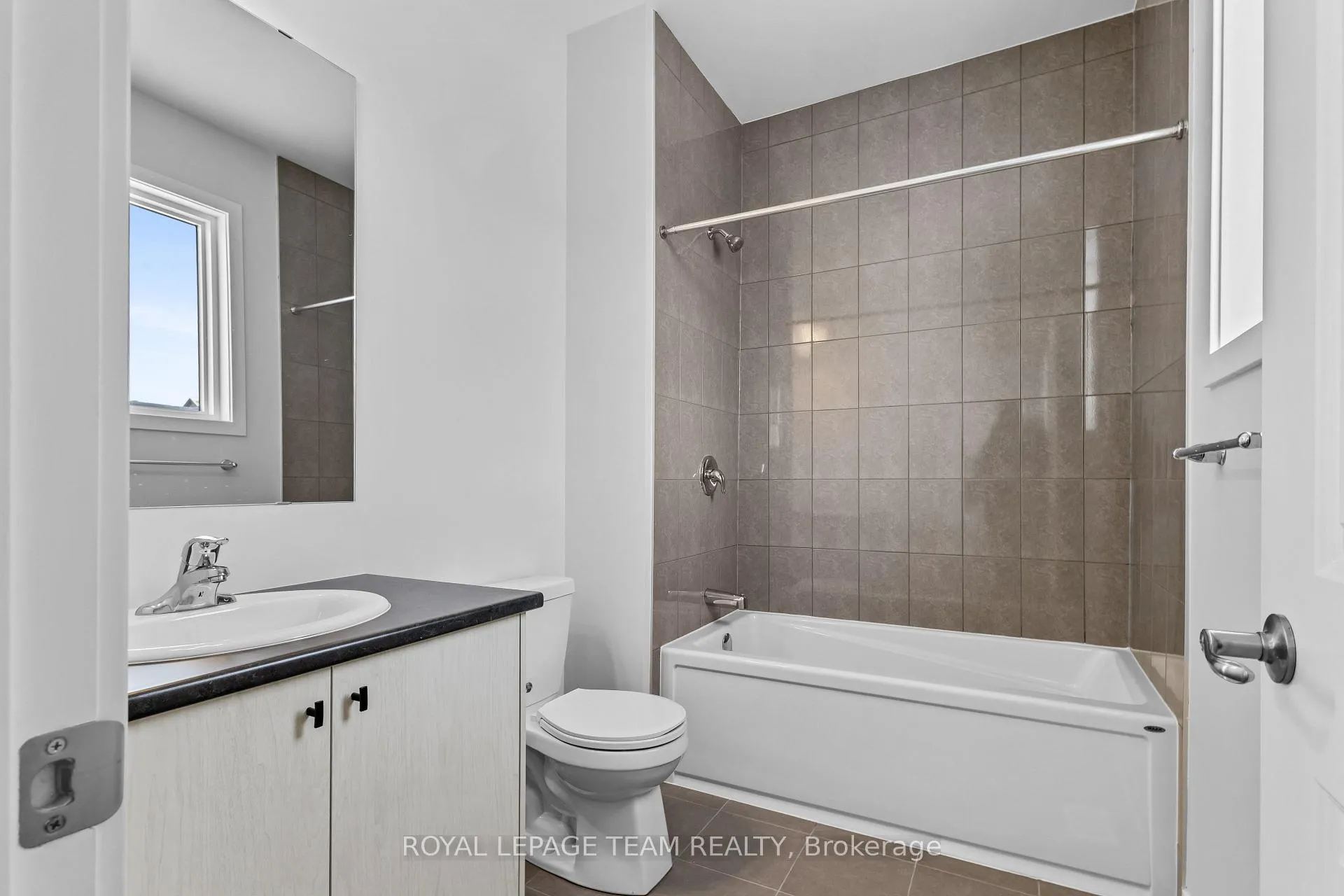 Photo 7 of 419 Mortar Terrace, Ottawa, Kanata - Morgan's Grant/South March — HOMEH