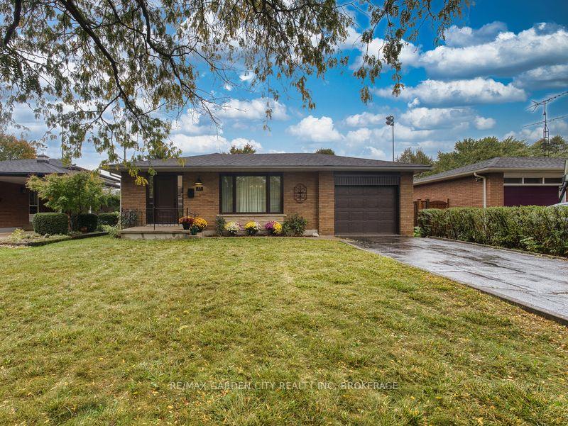 Photo 1 of 17 Regent Drive, St. Catharines, Vine/Linwell — HOMEH