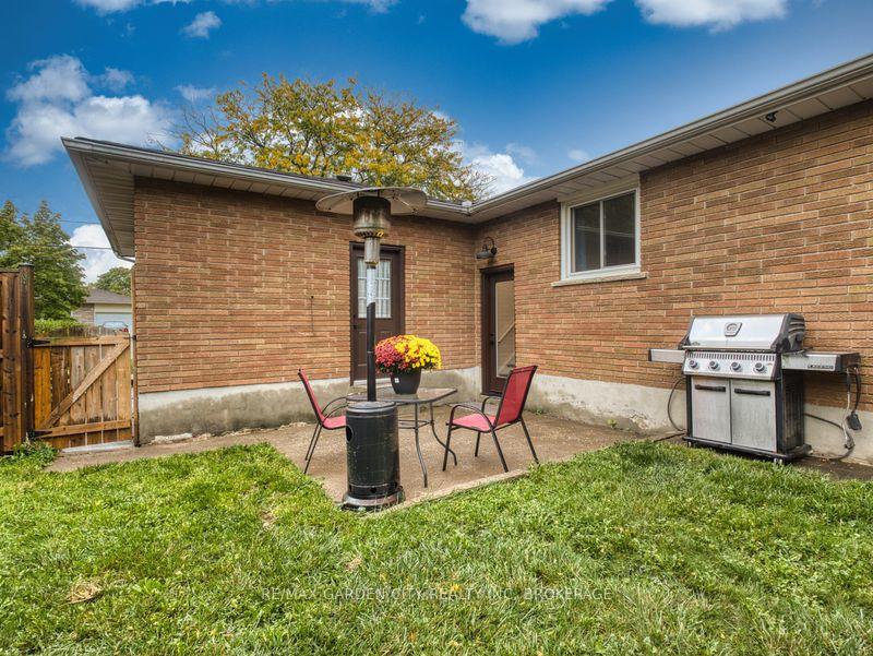Photo 8 of 17 Regent Drive, St. Catharines, Vine/Linwell — HOMEH