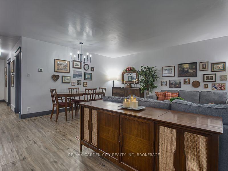 Photo 13 of 17 Regent Drive, St. Catharines, Vine/Linwell — HOMEH