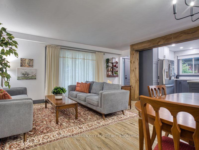 Photo 16 of 17 Regent Drive, St. Catharines, Vine/Linwell — HOMEH