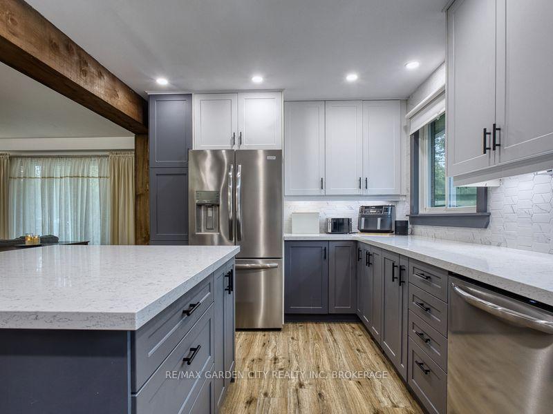 Photo 21 of 17 Regent Drive, St. Catharines, Vine/Linwell — HOMEH