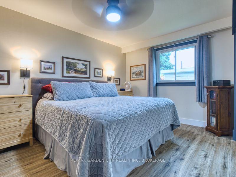 Photo 25 of 17 Regent Drive, St. Catharines, Vine/Linwell — HOMEH