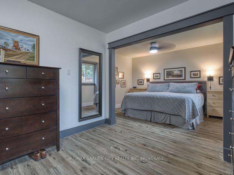Photo 28 of 17 Regent Drive, St. Catharines, Vine/Linwell — HOMEH