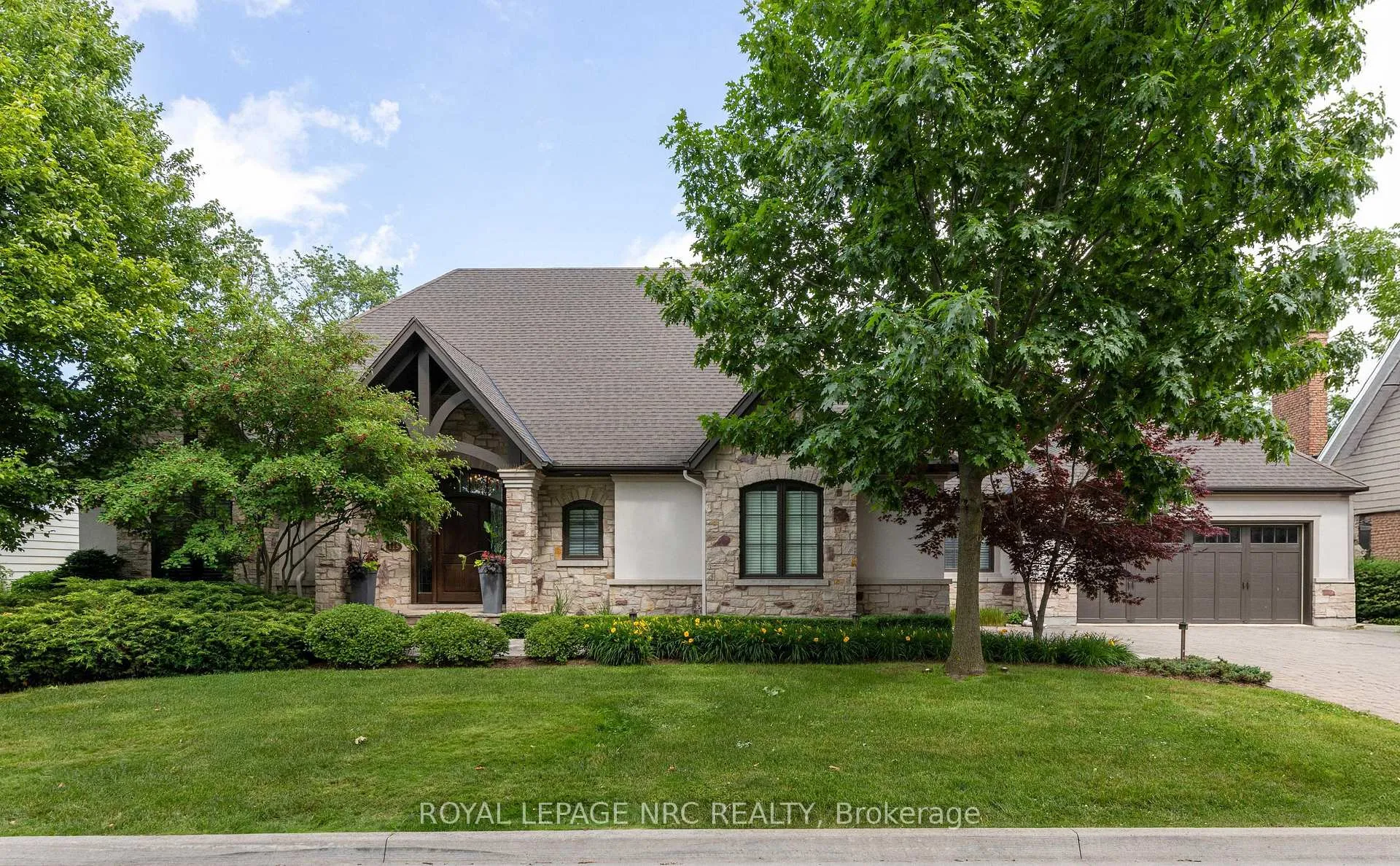 Photo 2 of 115 Riverdale Drive, St. Catharines, Old Glenridge — HOMEH