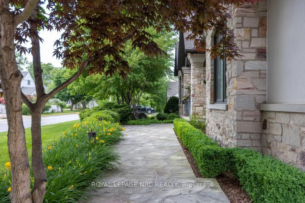 Photo 25 of 115 Riverdale Drive, St. Catharines, Old Glenridge — HOMEH