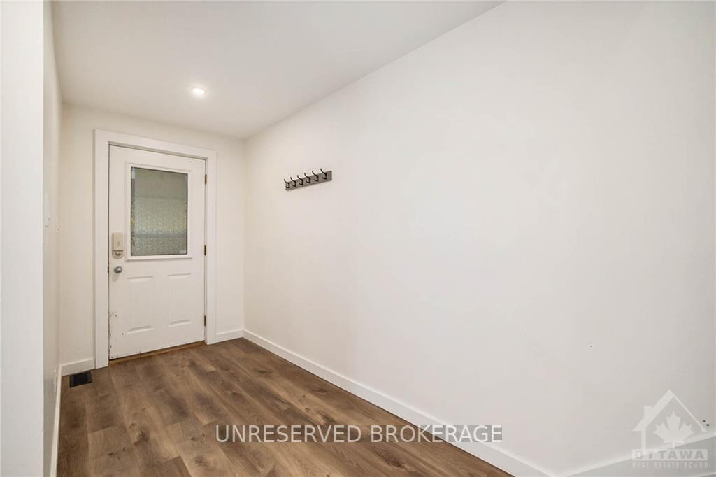 Photo 2 of Unit B, 32 Colonel Murray Street, Ottawa, Richmond — HOMEH