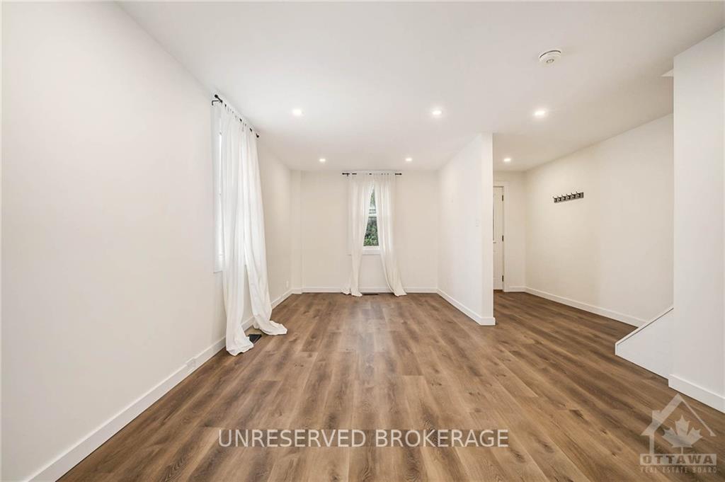 Photo 3 of Unit B, 32 Colonel Murray Street, Ottawa, Richmond — HOMEH