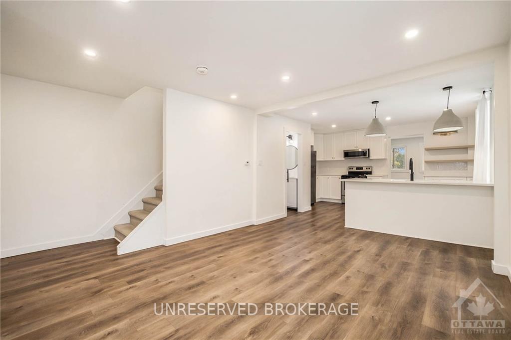 Photo 4 of Unit B, 32 Colonel Murray Street, Ottawa, Richmond — HOMEH