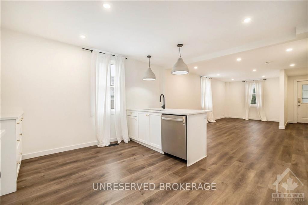 Photo 8 of Unit B, 32 Colonel Murray Street, Ottawa, Richmond — HOMEH