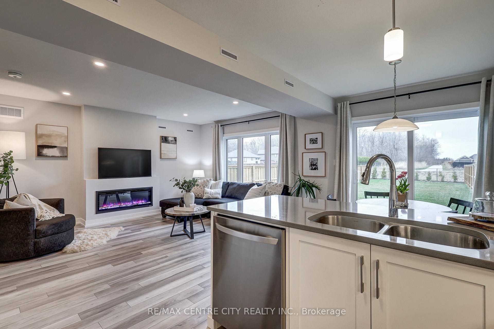 Photo 25 of 49 Empire Parkway, St. Thomas — HOMEH