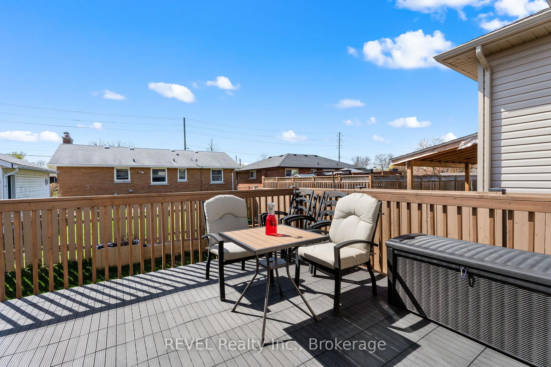 Photo 28 of 11 Berkshire Drive, St. Catharines, Carlton/Bunting — HOMEH