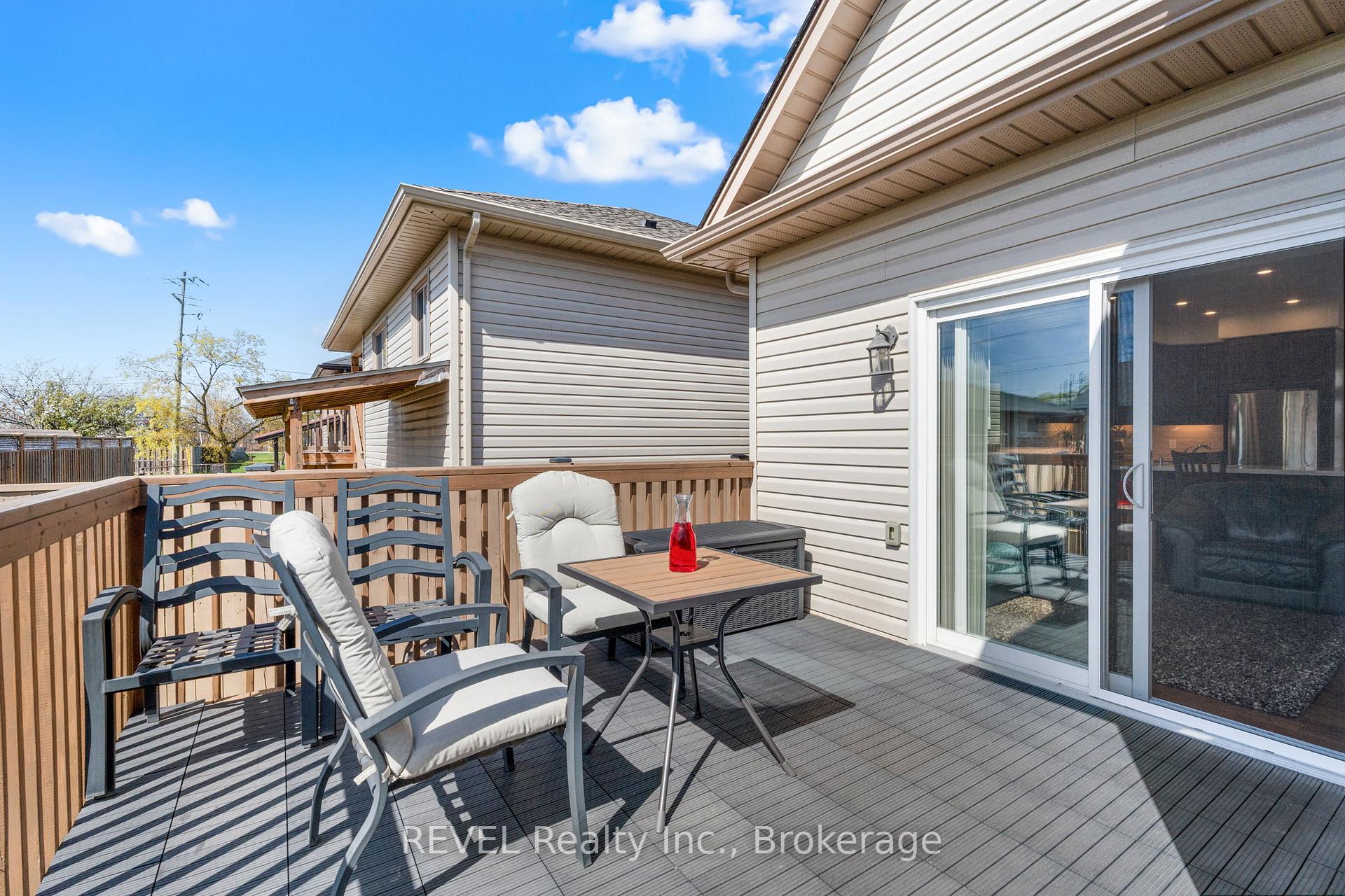 Photo 29 of 11 Berkshire Drive, St. Catharines, Carlton/Bunting — HOMEH