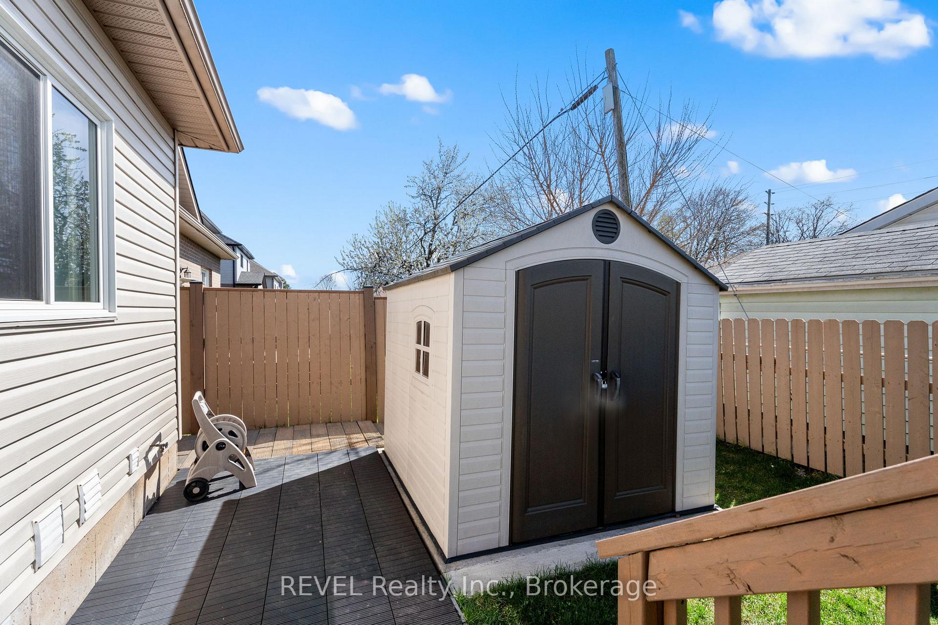 Photo 30 of 11 Berkshire Drive, St. Catharines, Carlton/Bunting — HOMEH