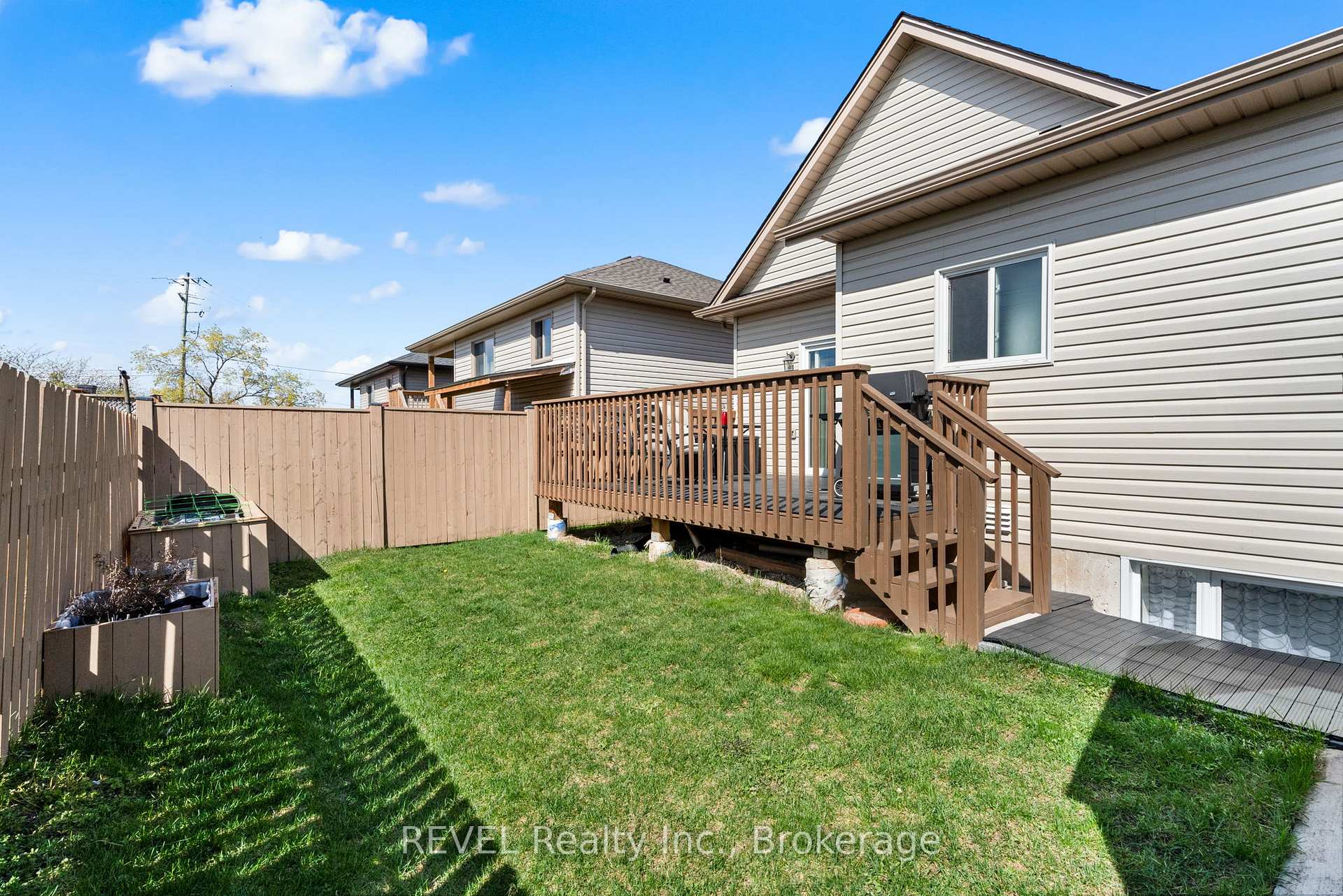 Photo 31 of 11 Berkshire Drive, St. Catharines, Carlton/Bunting — HOMEH