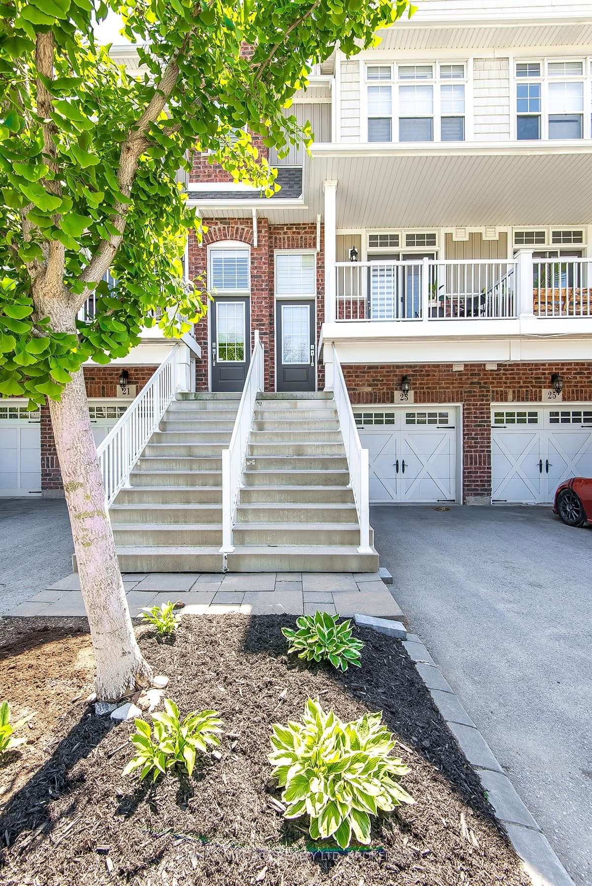 Photo 3 of 23 Durksen Drive, St. Catharines, Downtown — HOMEH