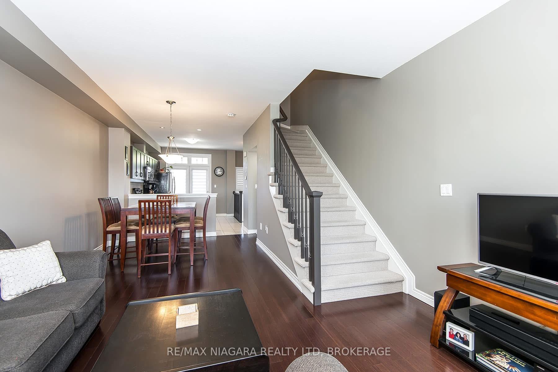 Photo 17 of 23 Durksen Drive, St. Catharines, Downtown — HOMEH