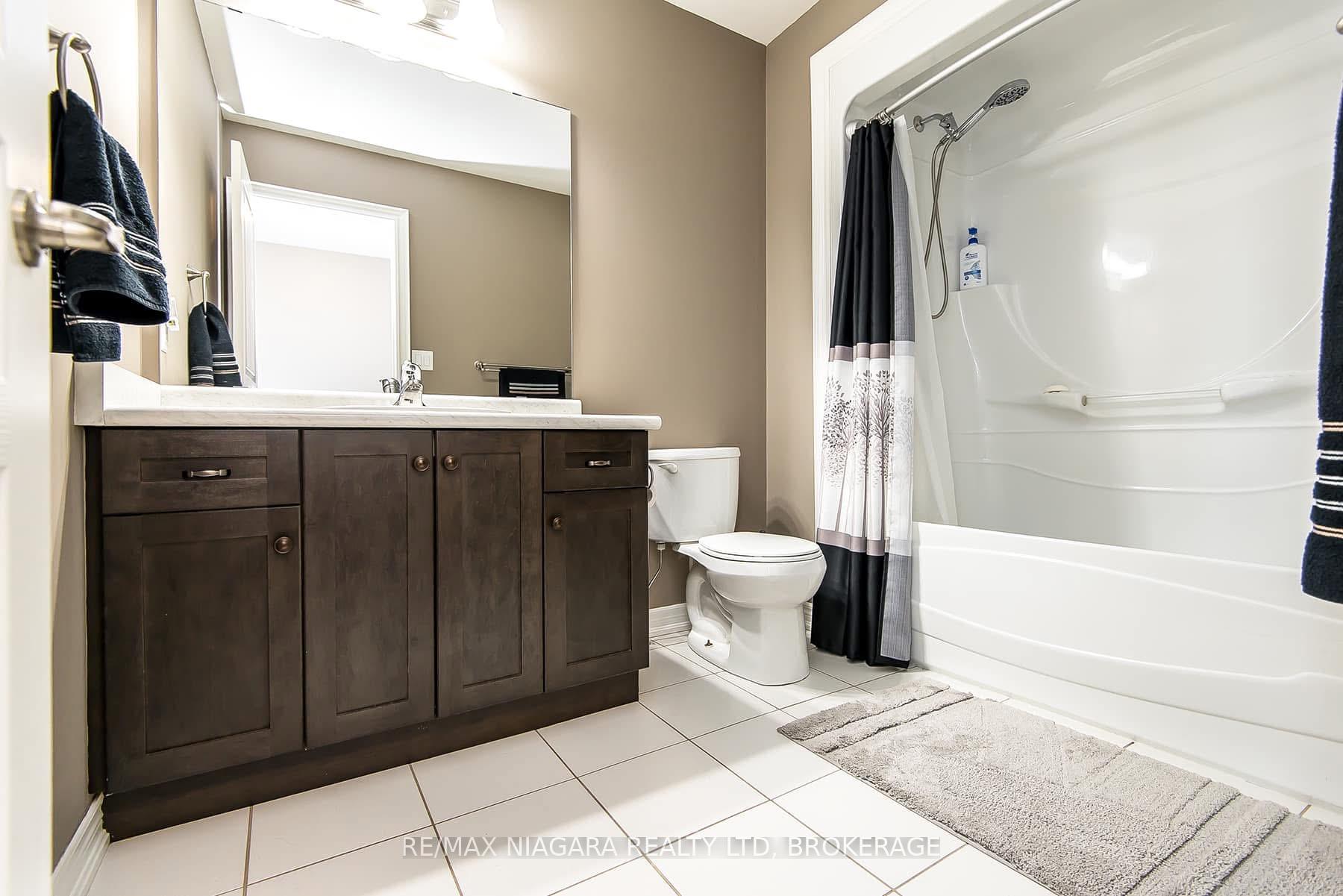 Photo 25 of 23 Durksen Drive, St. Catharines, Downtown — HOMEH