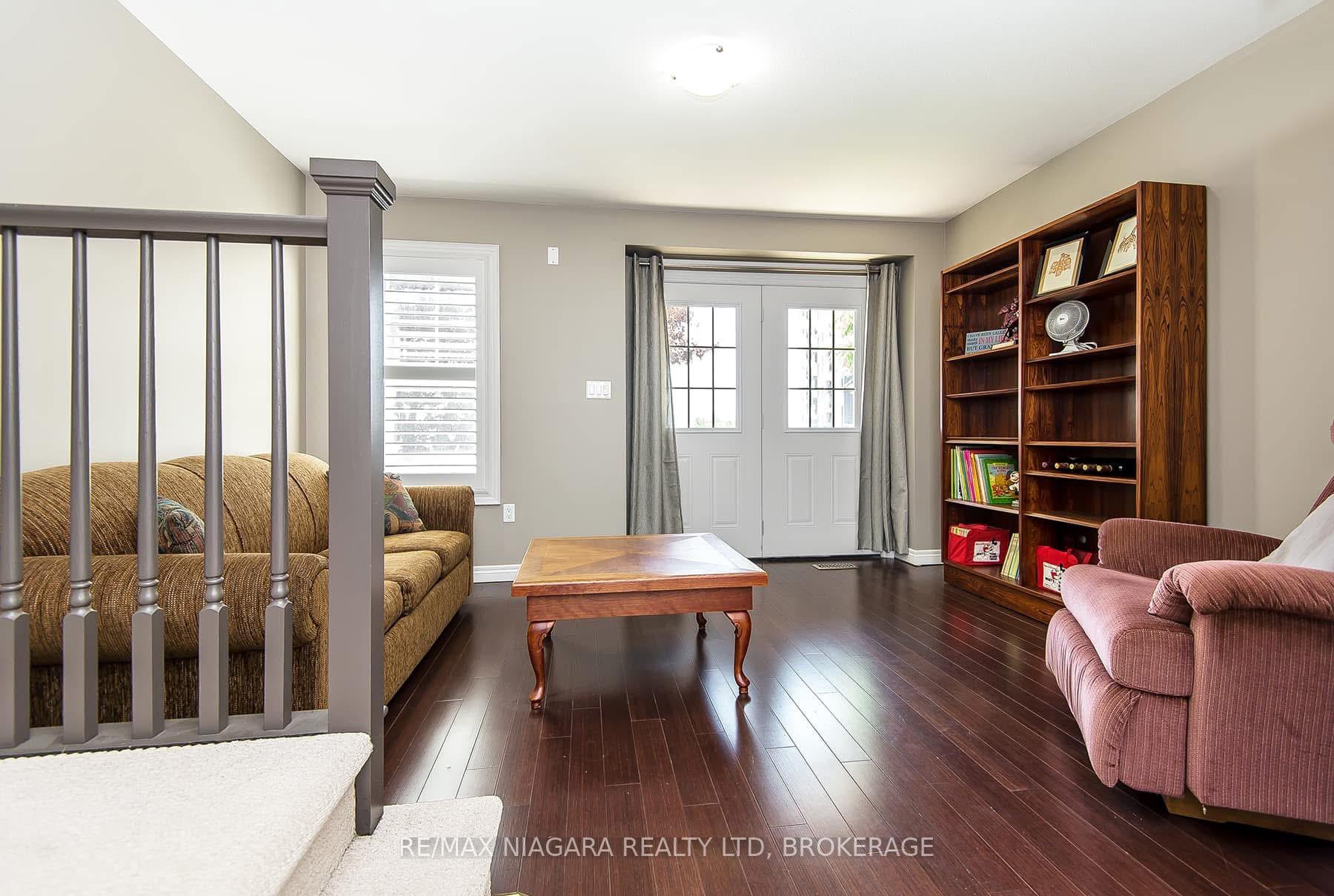 Photo 29 of 23 Durksen Drive, St. Catharines, Downtown — HOMEH