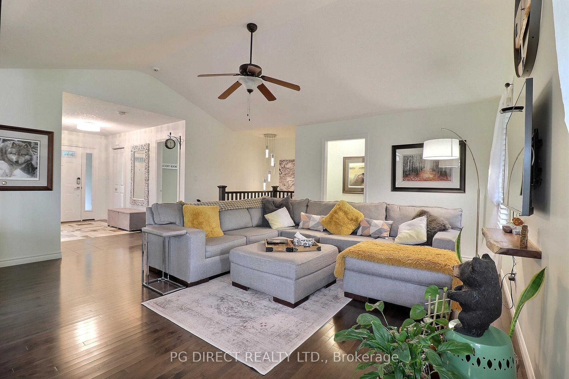 Photo 4 of 8 Primrose Court, St. Thomas — HOMEH