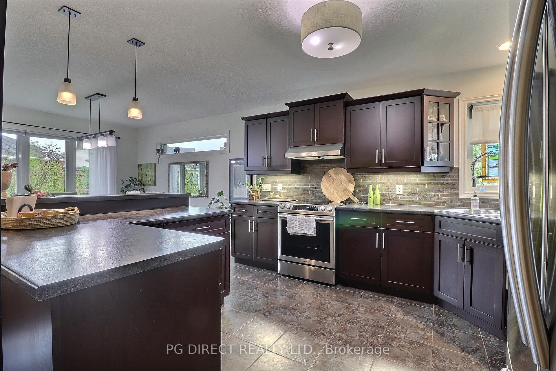 Photo 5 of 8 Primrose Court, St. Thomas — HOMEH