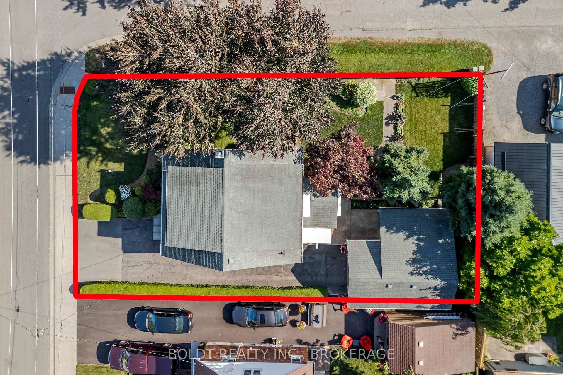 Photo 4 of 39 Lorne Street, St. Catharines, E. Chester — HOMEH