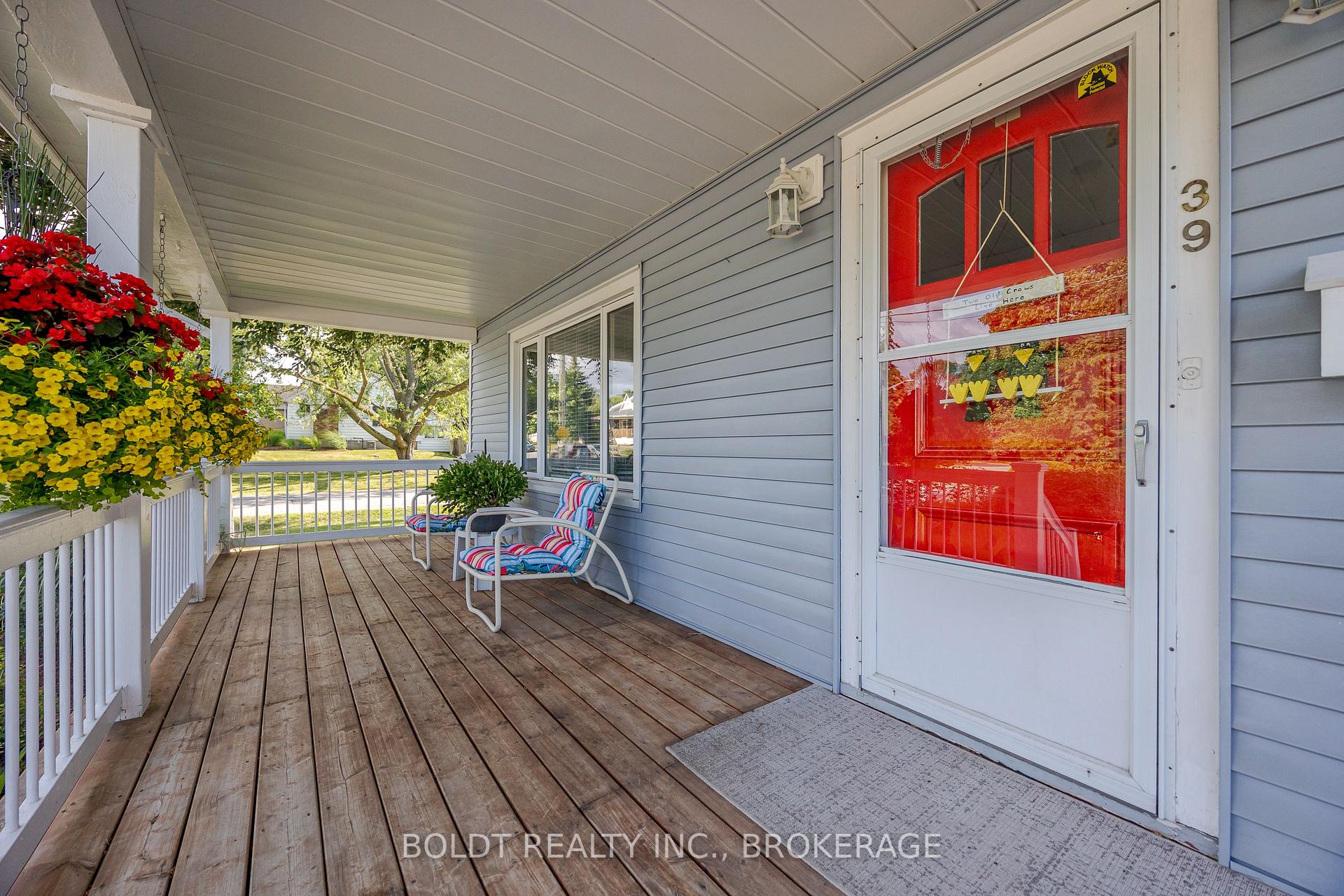 Photo 6 of 39 Lorne Street, St. Catharines, E. Chester — HOMEH