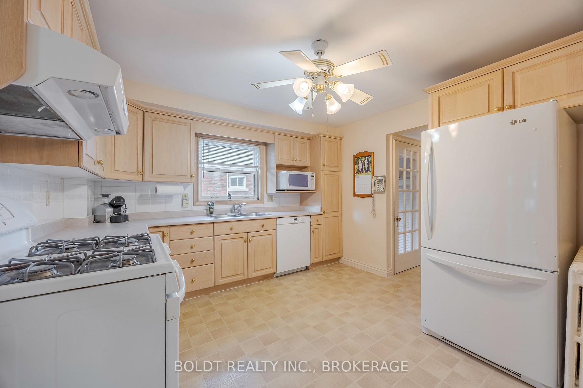 Photo 13 of 39 Lorne Street, St. Catharines, E. Chester — HOMEH