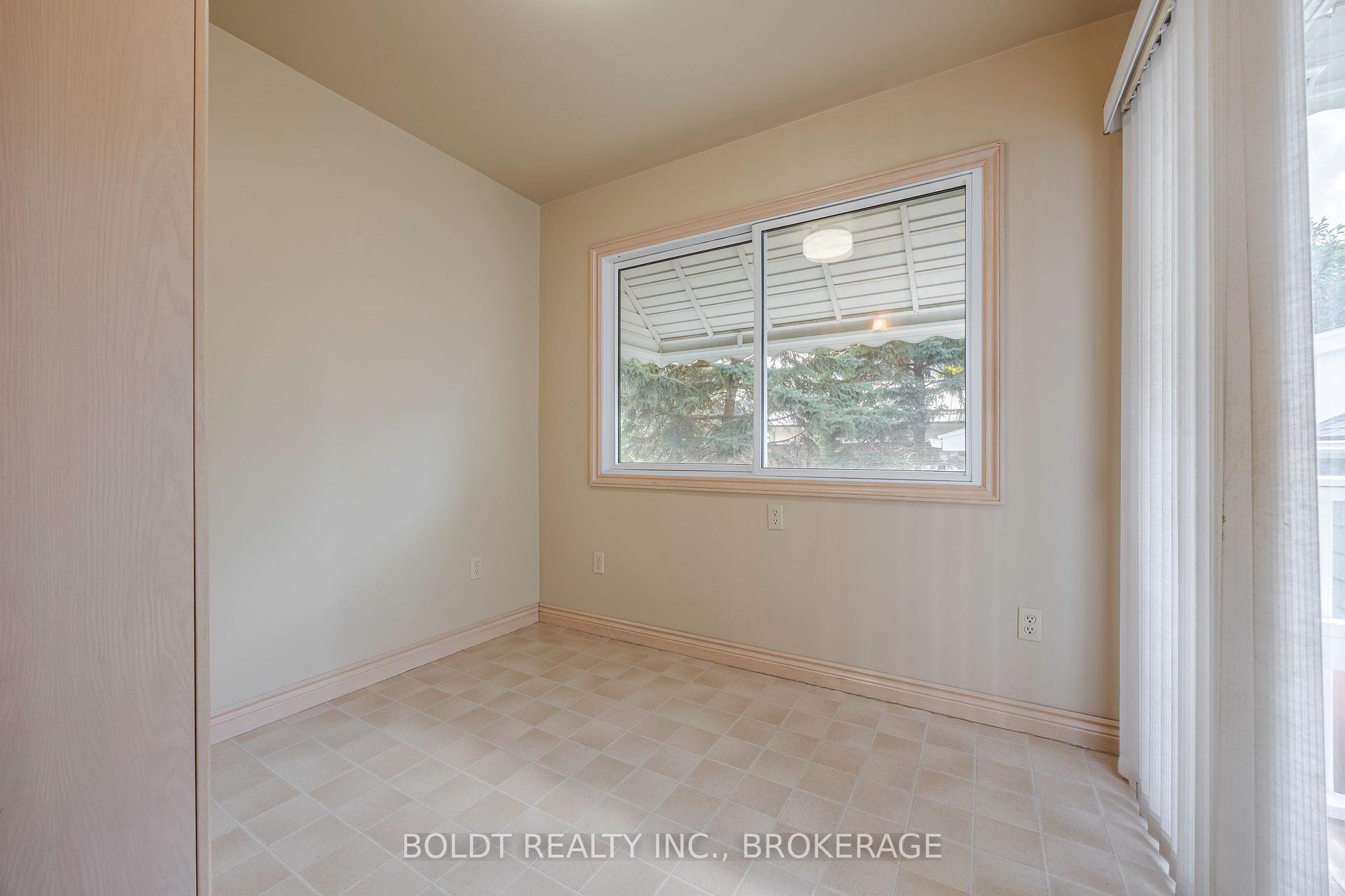 Photo 14 of 39 Lorne Street, St. Catharines, E. Chester — HOMEH