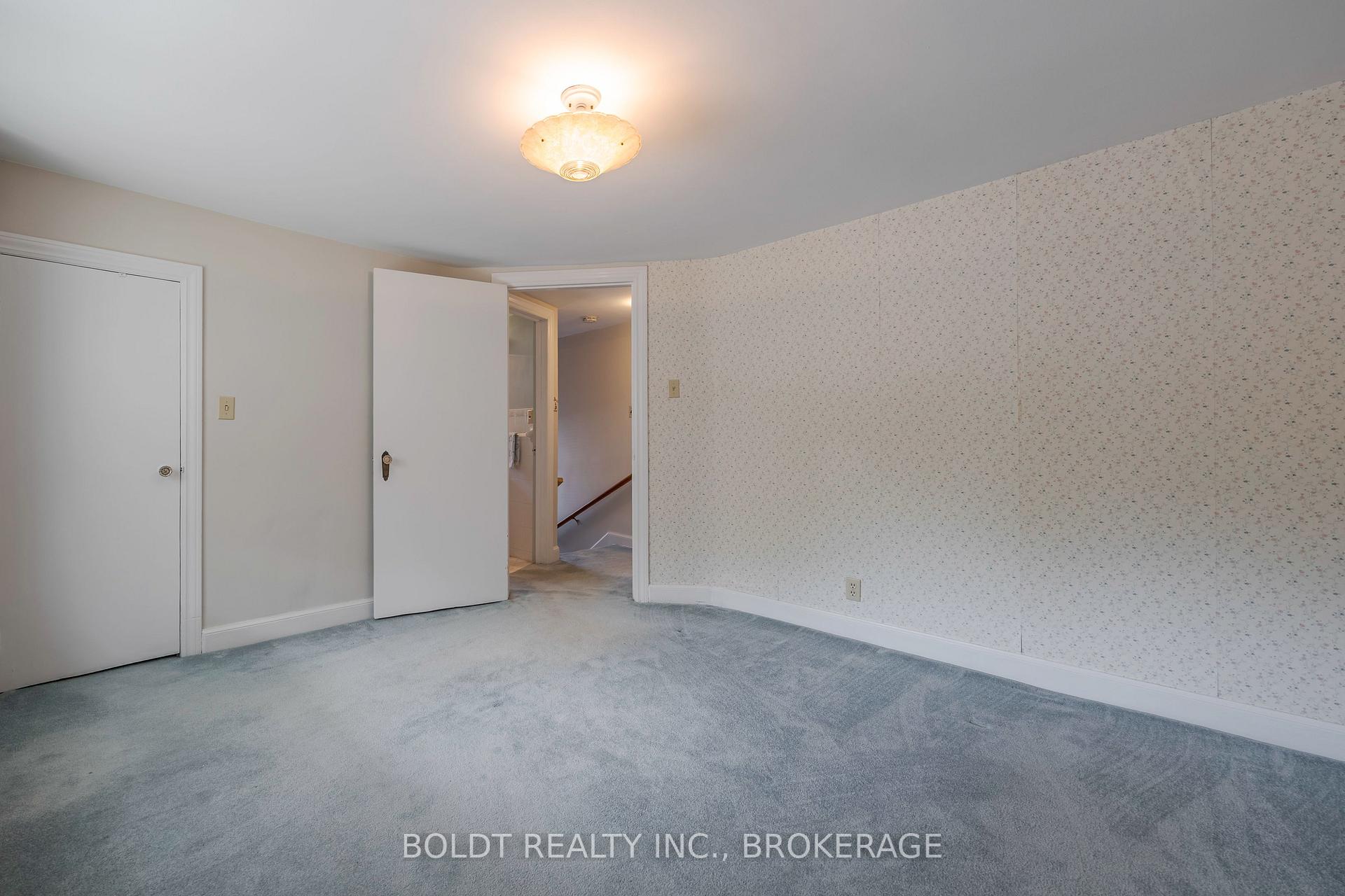Photo 17 of 39 Lorne Street, St. Catharines, E. Chester — HOMEH