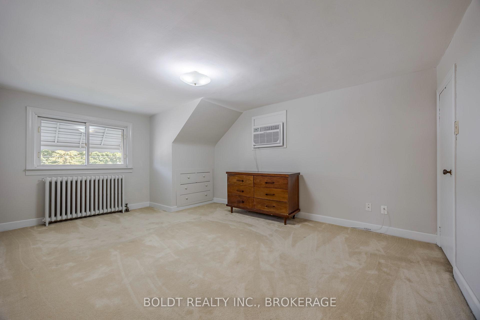 Photo 21 of 39 Lorne Street, St. Catharines, E. Chester — HOMEH