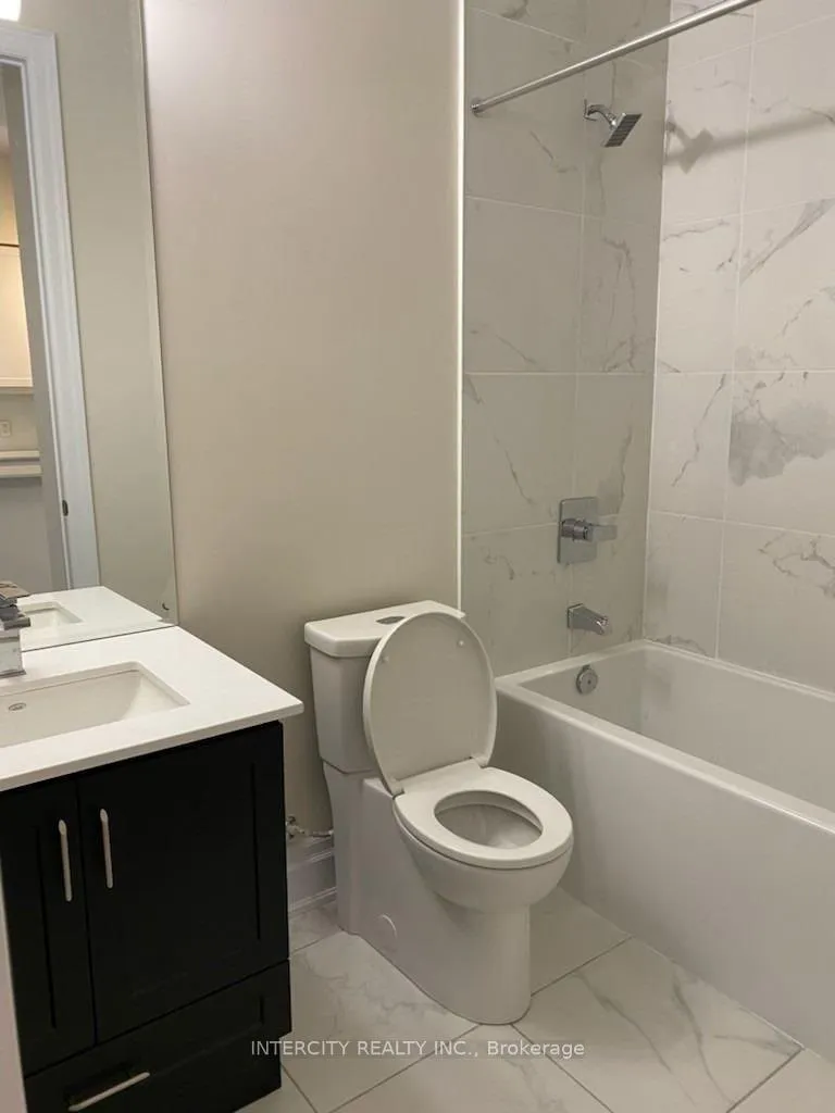 Photo 10 of Unit Ph04, 9085 Jane Street, Vaughan, Concord — HOMEH