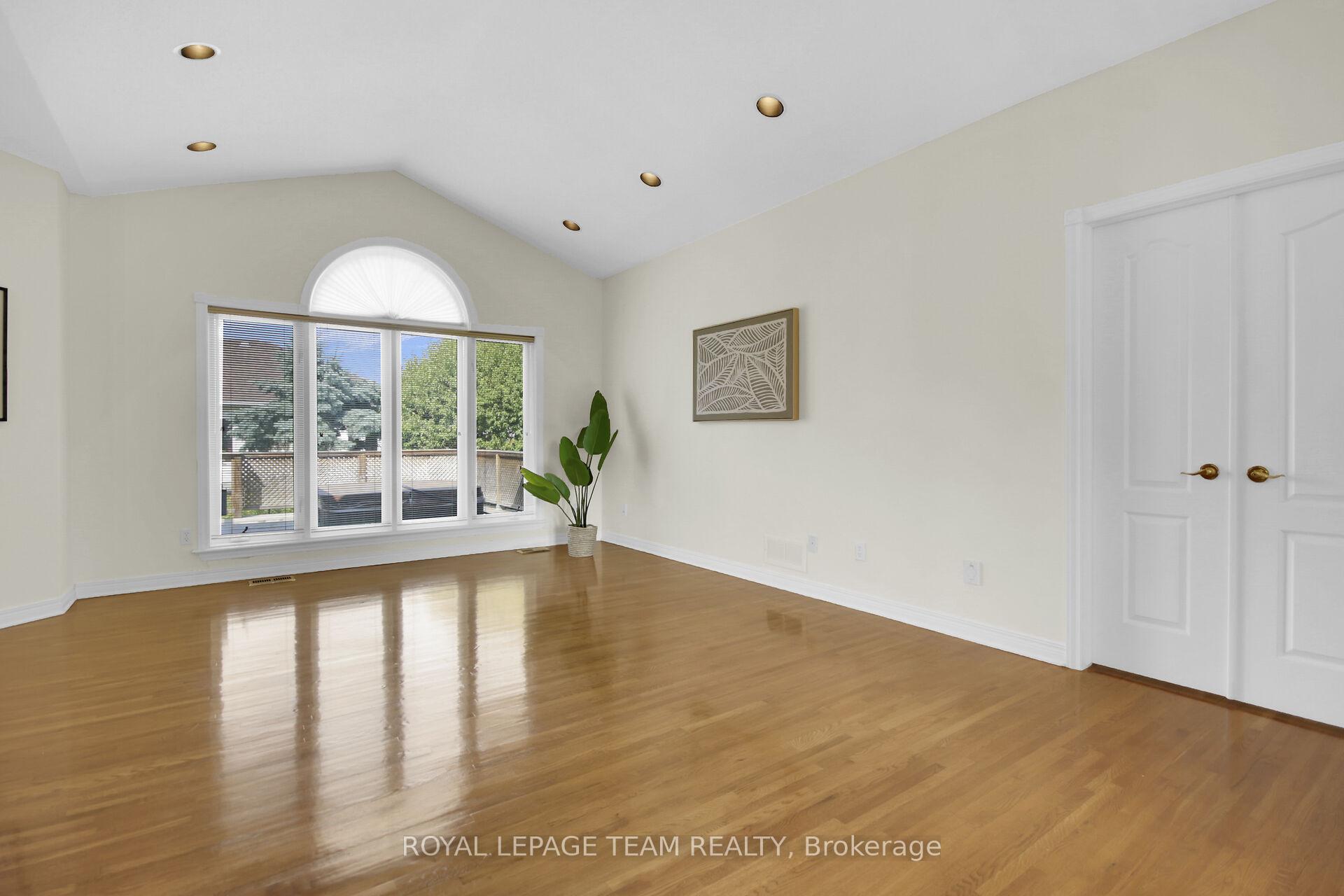 Photo 8 of 41 Jacqueline Crescent, Ottawa, Stittsville (Central) — HOMEH
