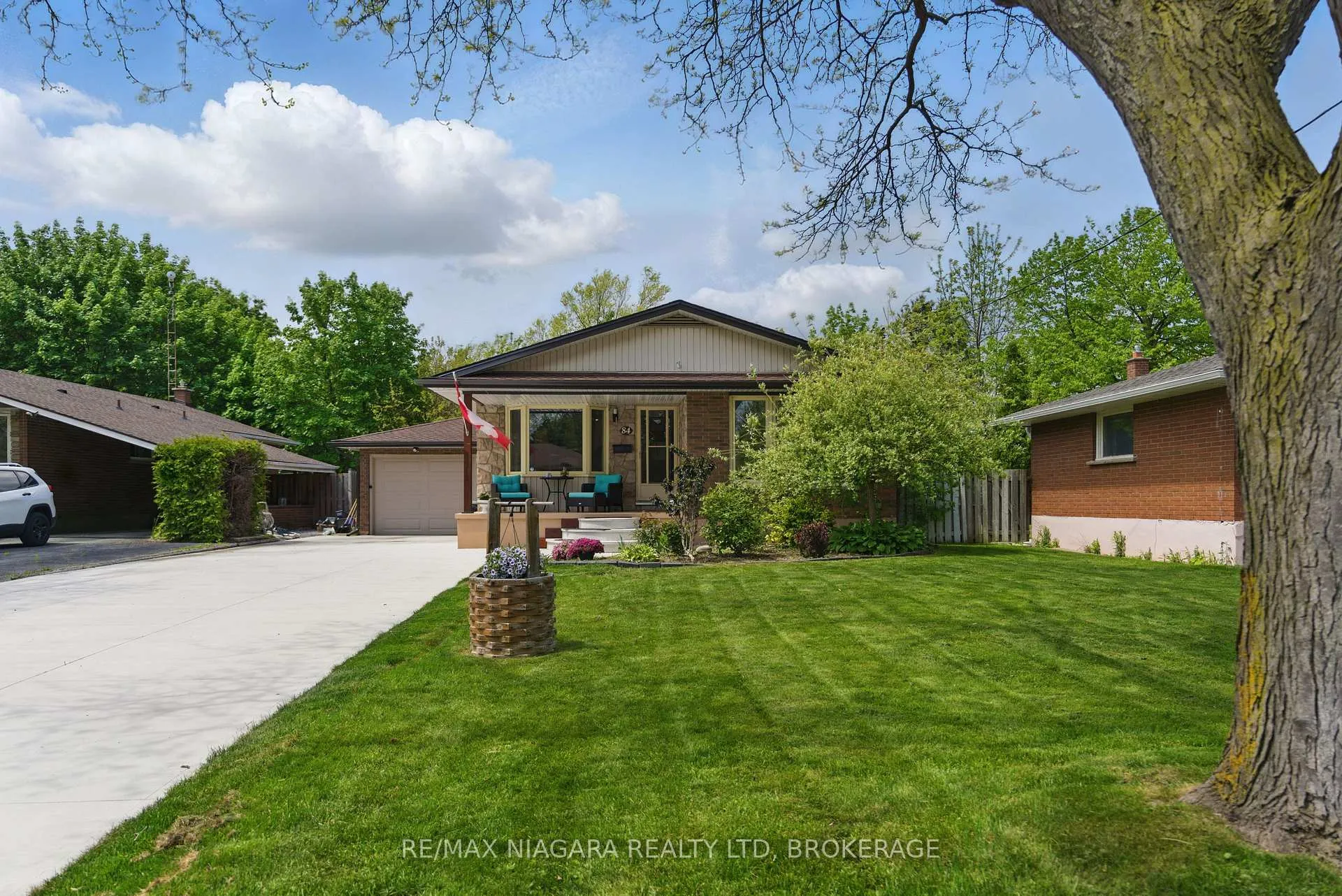 Photo 13 of 84 Regent Drive, St. Catharines, Vine/Linwell — HOMEH