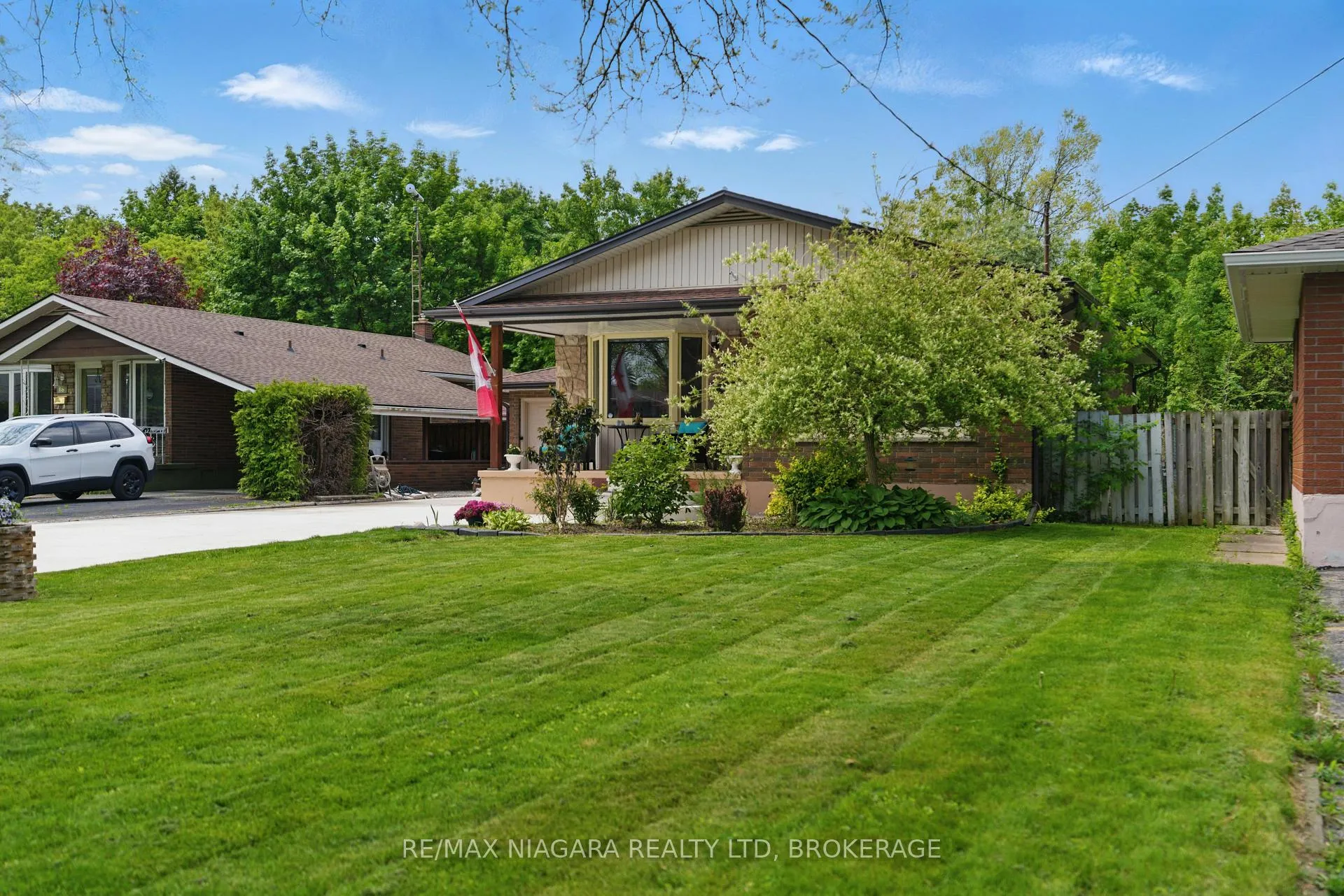 Photo 33 of 84 Regent Drive, St. Catharines, Vine/Linwell — HOMEH