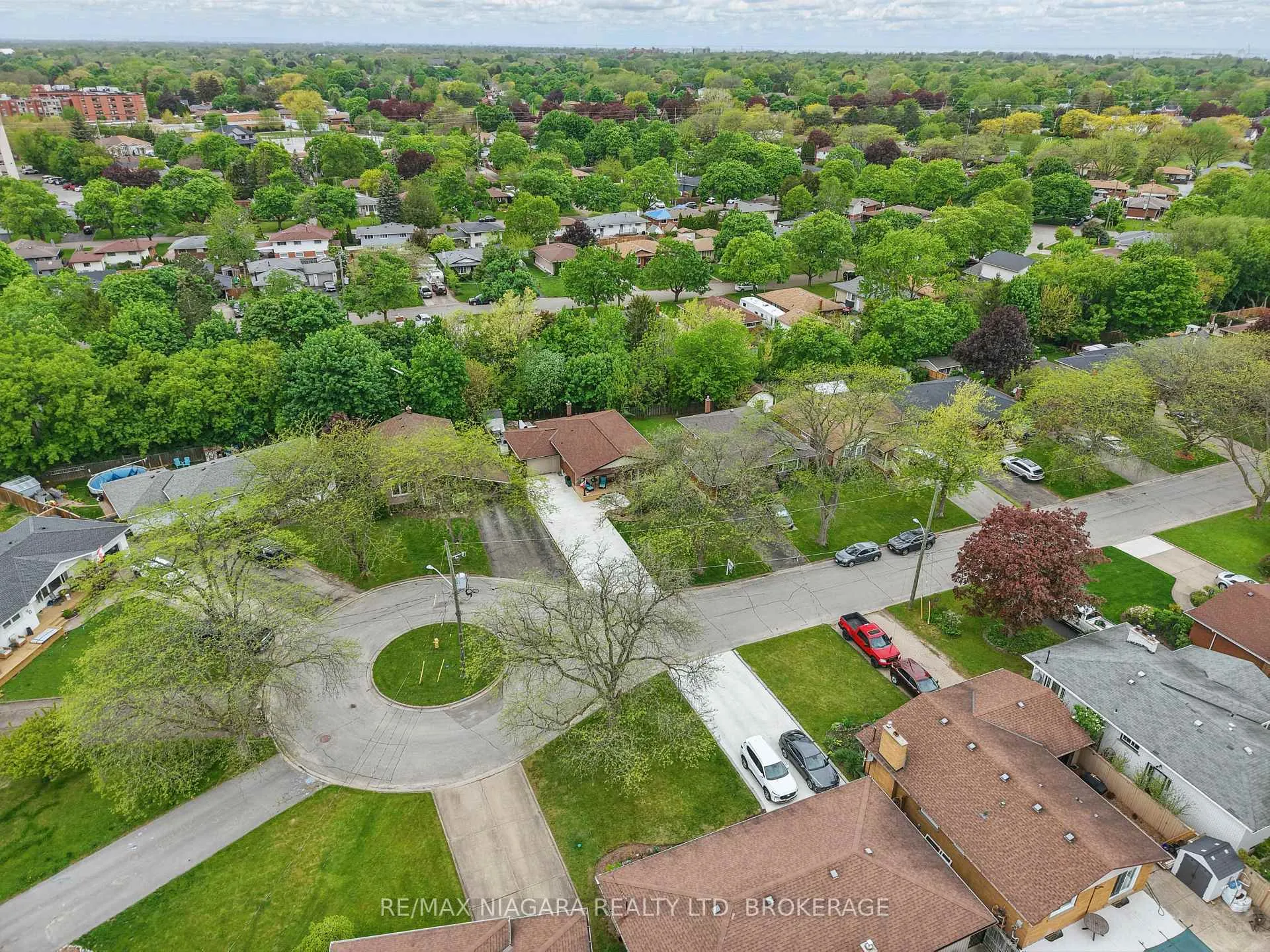 Photo 58 of 84 Regent Drive, St. Catharines, Vine/Linwell — HOMEH