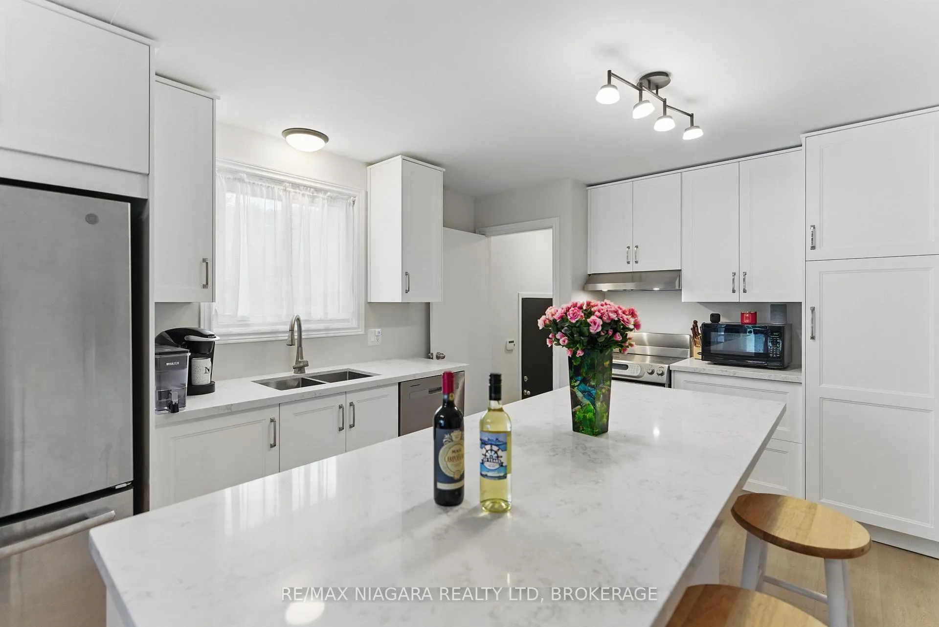 Photo 72 of 84 Regent Drive, St. Catharines, Vine/Linwell — HOMEH